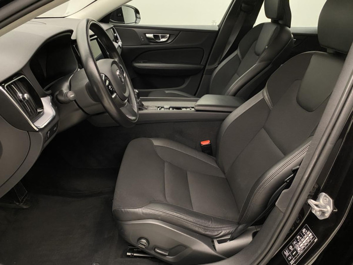 Volvo V60 D3 MOMENTUM AUT REZERVACE 2.0 d Momentum