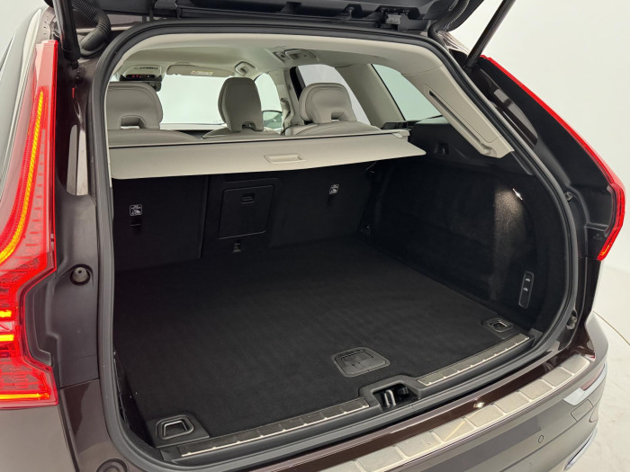 Volvo XC60 B5 AWD INSCRIPTION CZ 1.maj