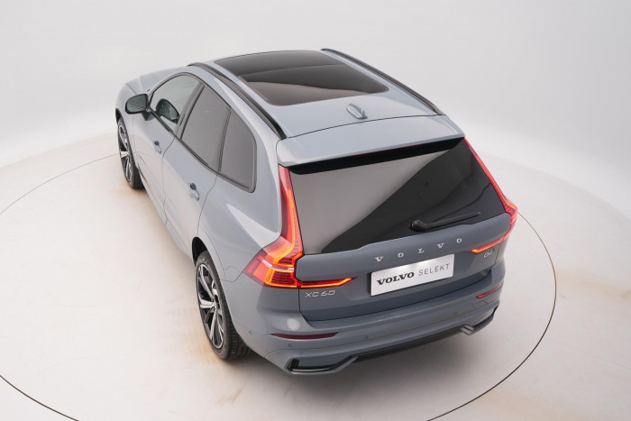 Volvo XC60 B4 AWD ULTIMATE DARK 1.maj.