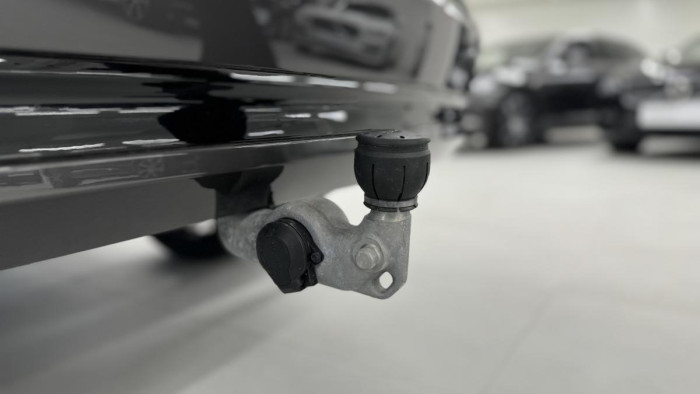 Volvo XC90 T8 AWD ULTIMATE DARK REZERVACE
