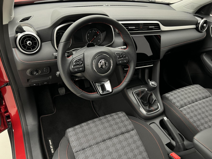 MG ZS 1.5 ESSENTIAL PLUS AUT CZ