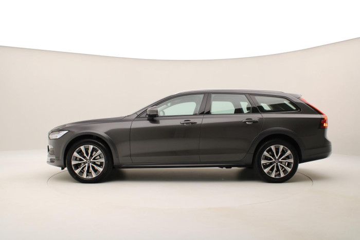 Volvo V90 CC B4 AWD PLUS AUT CZ 1.maj