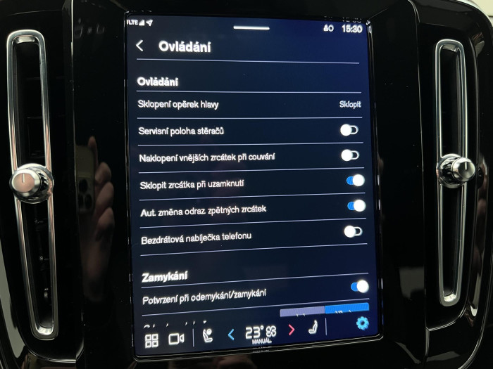 Volvo XC40 B3 PLUS DARK AUT CZ