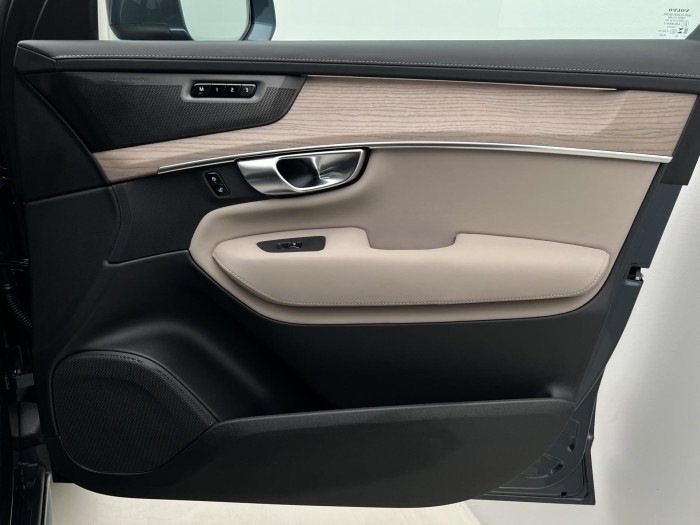 Volvo XC90 B5 AWD ULTRA BRIGHT 7MÍST CZ