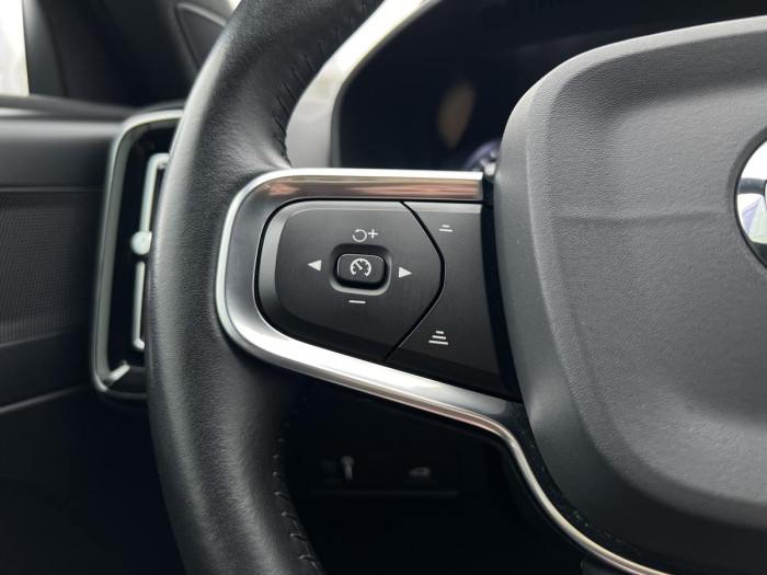 Volvo XC40 D4 AWD INSCRIPTION Aut CZ 2.0 d