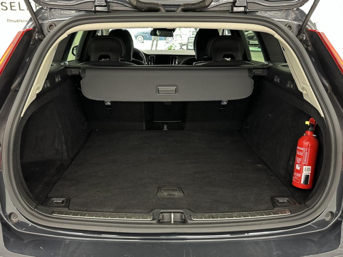 Volvo V60 D3 KINETIC NAVIGACE REZERVACE 2.0 d