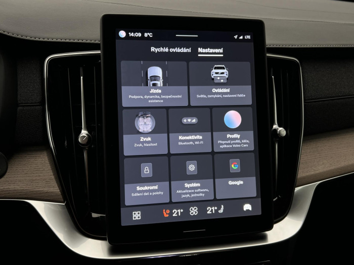 Volvo XC90 B5 AWD PLUS BRIGHT 7MÍST CZ