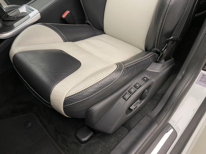 Volvo XC60 D5 AWD SUMMUM AUT CZ 2.4 d Summum