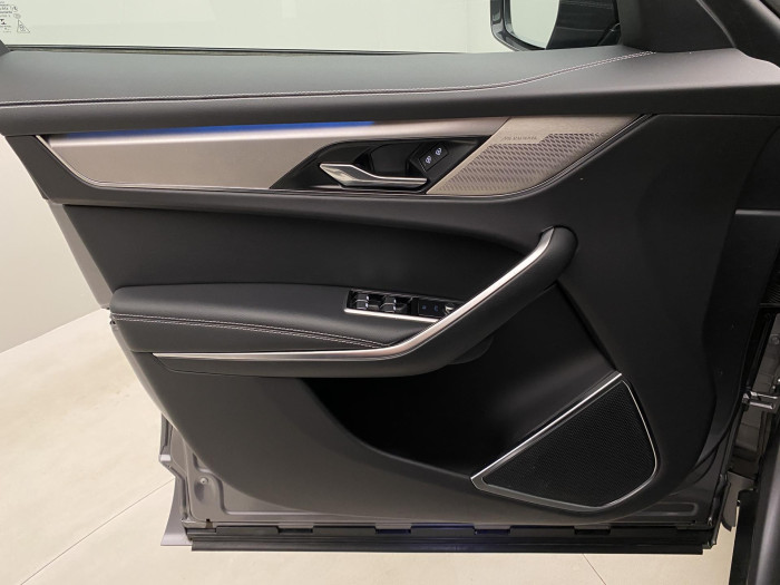 Jaguar F-Pace D200 AWD R-DYNAMIC  REZERVACE 2.0 d Dynamic