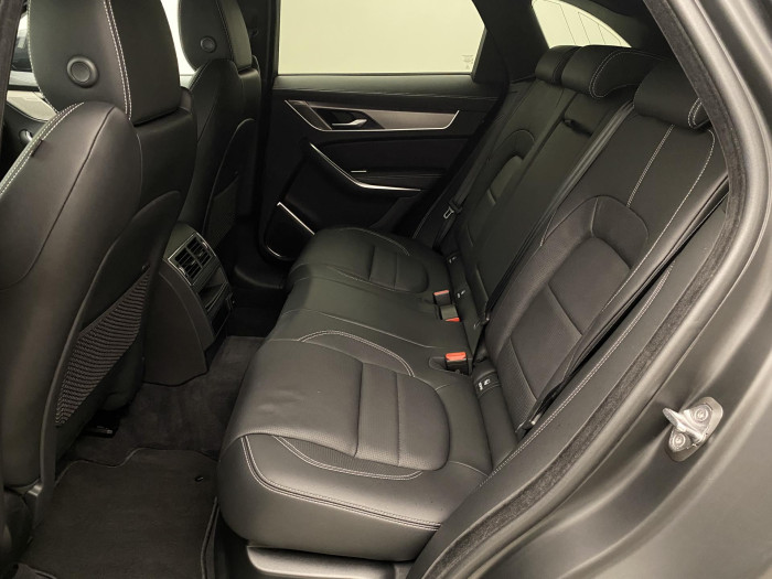 Jaguar F-Pace D300 R-DYNAMIC SE REZERVACE 3.0 d Dynamic SE