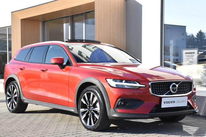 Volvo V60 CC B4 AWD ADVANCED REZERVACE 2.0 CC CC