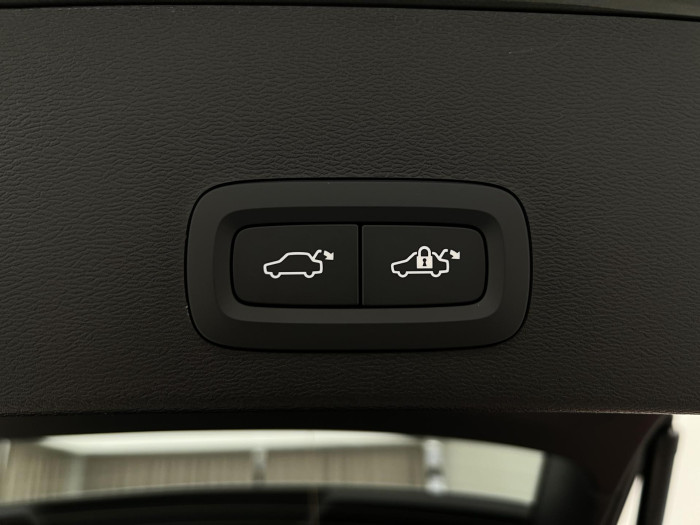 Volvo XC40 B3 DARK PLUS AUT