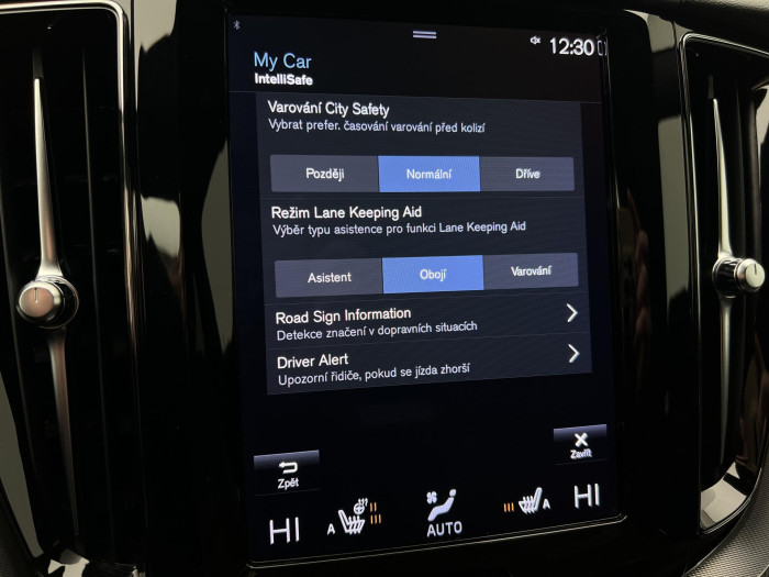 Volvo XC60 B4 AWD R-DESIGN AUT