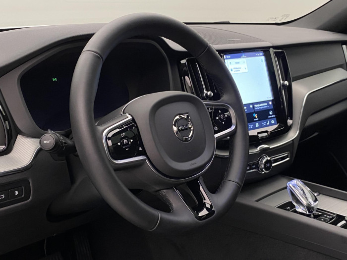 Volvo XC60 T6 AWD PLUG-IN DARK PLUS AUT