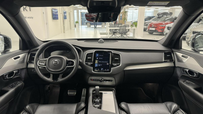 Volvo XC90 T8 AWD R-DESIGN REZERVACE