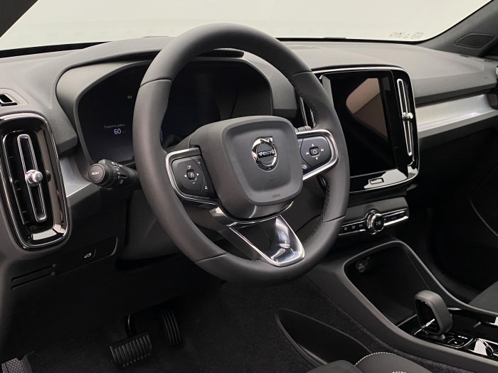 Volvo XC40 B3 AUT PLUS BLACK EDITION