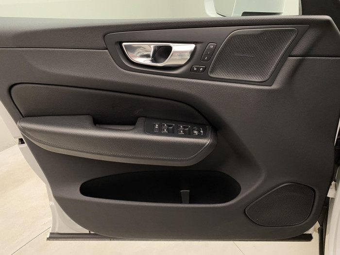 Volvo XC60 B4 AWD INSCRIPTION REZERVACE