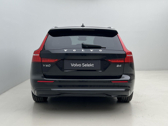 Volvo V60 B4 PLUS DARK AUT 1.maj.