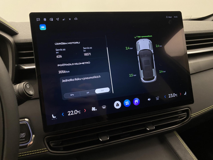 Lynk & Co 01 01 CORE PHEV