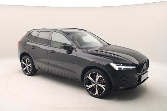 Volvo XC60 B4 AWD ULTIMATE AUT REZERVACE