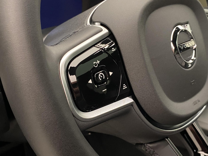 Volvo XC60 B5 AWD BLACK EDITION AUT 2.0 Edition