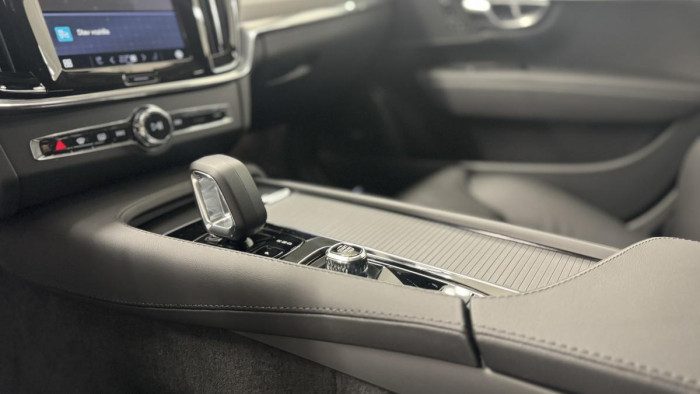 Volvo V90 CROSS COUNTRY B4 AWD REZERVACE