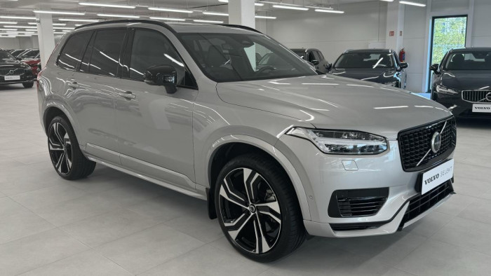 Volvo XC90 T8 AWD RECHARGE REZERVACE