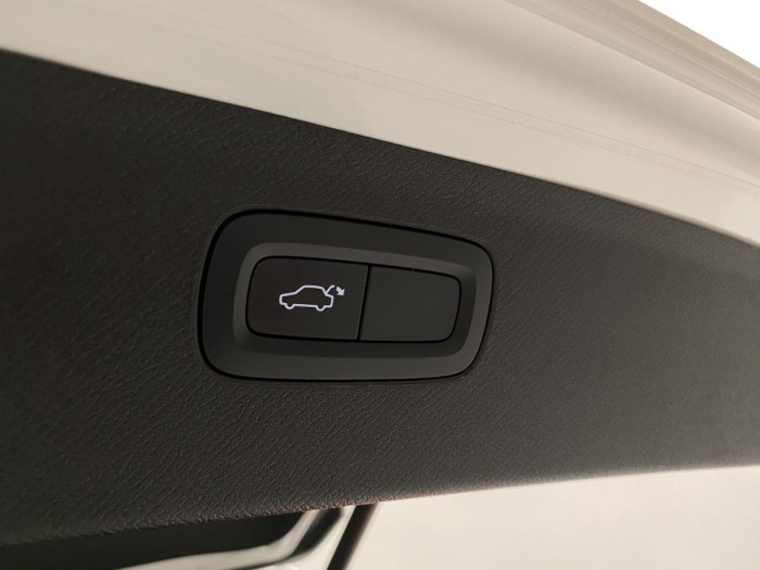 Volvo XC90 D5 AWD MOMENTUM REZERVACE 2.0 d Momentum
