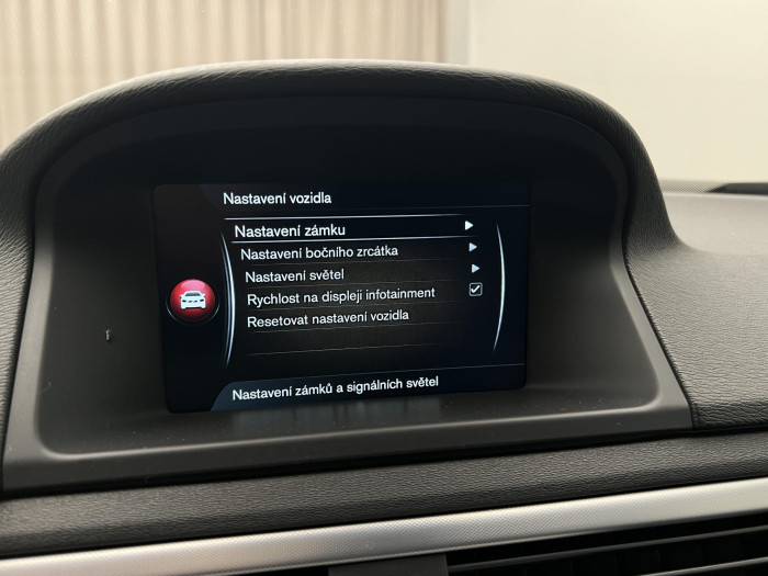 Volvo XC70 D4 AWD NAVIGACE AUT CZ 2.4 d