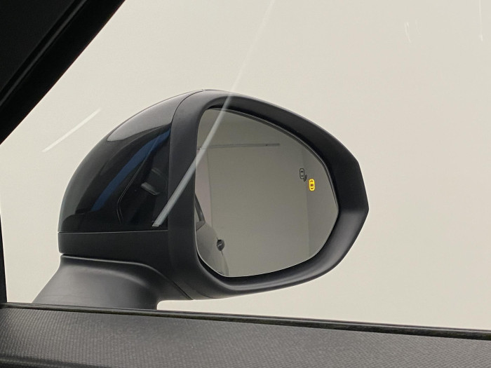 Lynk & Co 01 PHEV DCT AUT 1.maj