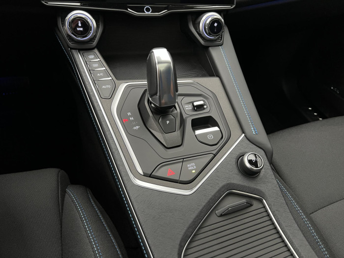 Lynk & Co 01 PHEV DCT AUT 1.maj.