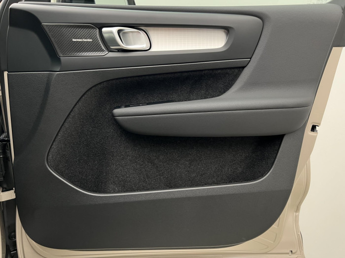 Volvo XC40 B3 DARK PLUS AUT