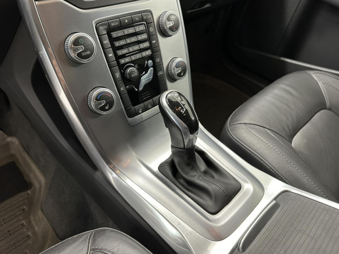 Volvo V70 D4 AWD SUMMUM AUT REZERVACE 2.4 d Summum
