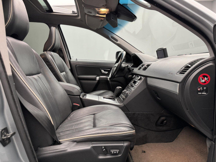 Volvo XC90 D5 AWD SUMMUM AUT 7 míst CZ 2.4 d Summum