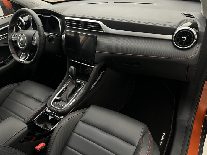 MG ZS 1.0T EXCLUSIVE AUT CZ 1.maj. 1.0 Exclusive