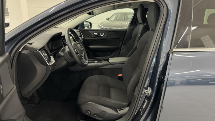 Volvo V60 T6 AWD RECHARGE AT REZERVACE 2.0 AT