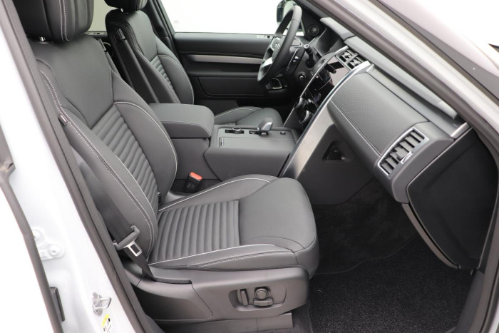 Land Rover Discovery D250 R-DYNAMIC SE REZERVACE 3.0 d Dynamic SE