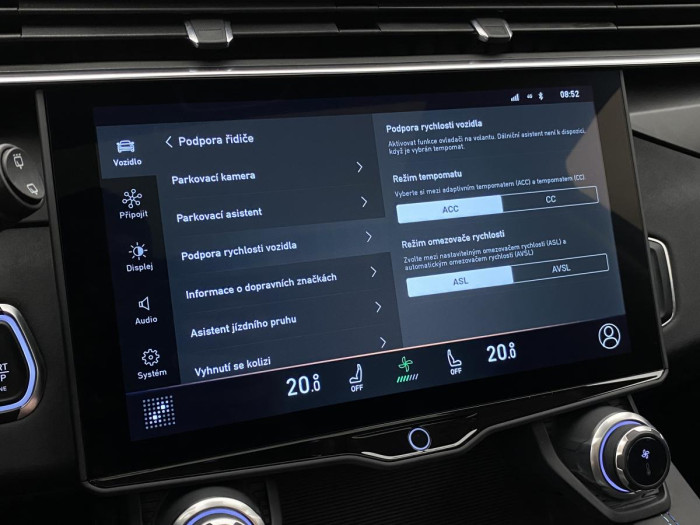 Lynk & Co 01 PHEV DCT AUT 1.maj. REZERVACE