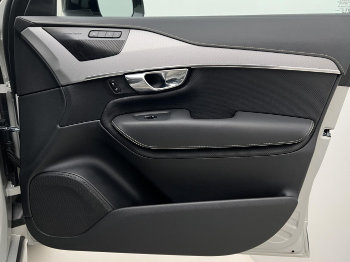 Volvo XC90 B5 AWD R-DESIGN 7MÍSTNÁ AUT CZ