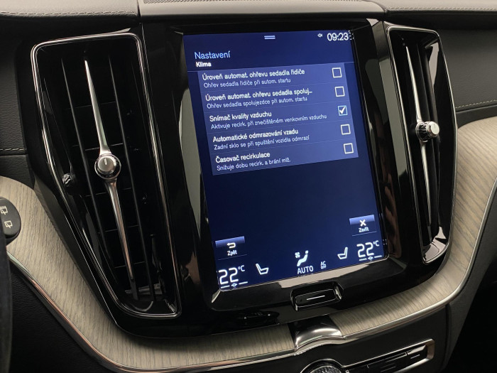 Volvo XC60 T6 AWD INSCRIPTION AUT CZ