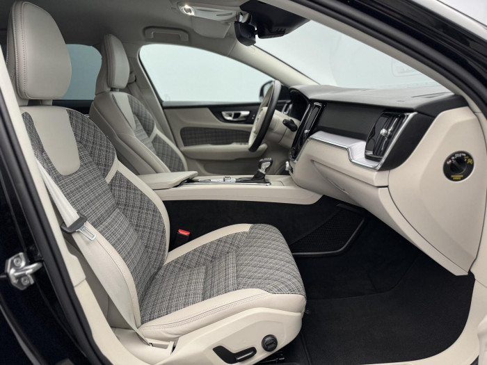 Volvo V60 T4 MOMENTUM AUT CZ 1.maj 2.0 Momentum