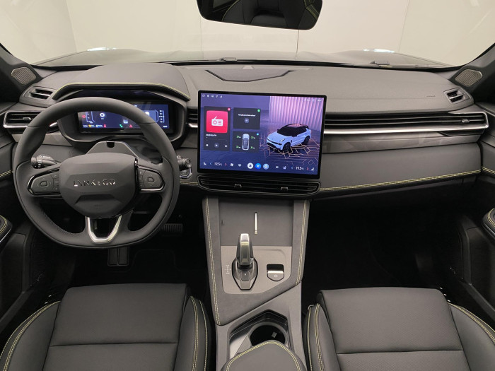 Lynk & Co 01 MORE PHEV