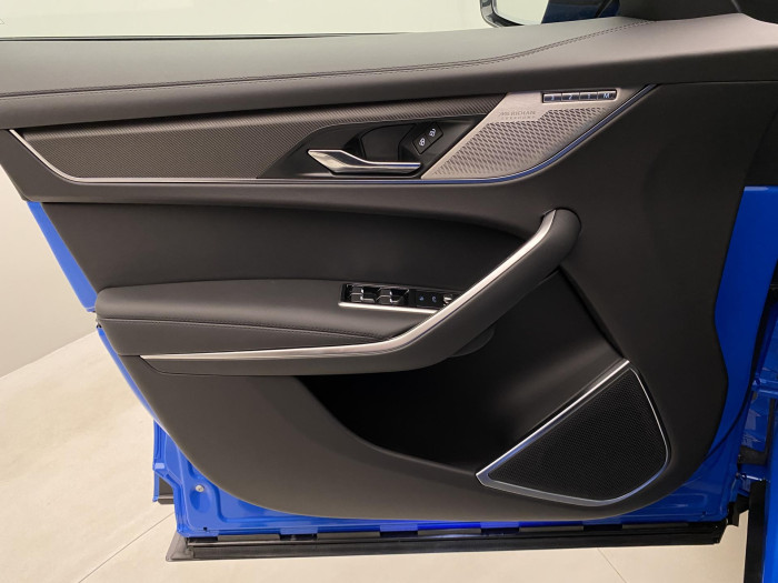 Jaguar F-Pace SVR 575 EDITION REZERVACE 5.0 Edition