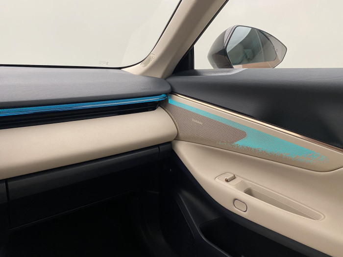 Lynk & Co 08 MORE PHEV