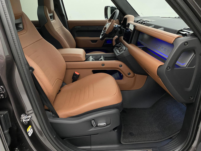 Land Rover Defender P635 OCTA AWD AUT