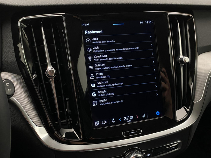 Volvo V60 B4 DARK PLUS AUT 1.maj