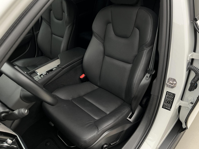 Volvo V90 CC B5 AWD PRO AUT CZ 2.0 CC CC