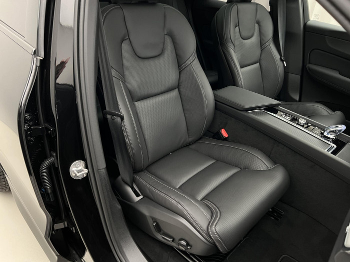 Volvo XC60 T8 AWD RECHARGE BLACK ULTRA