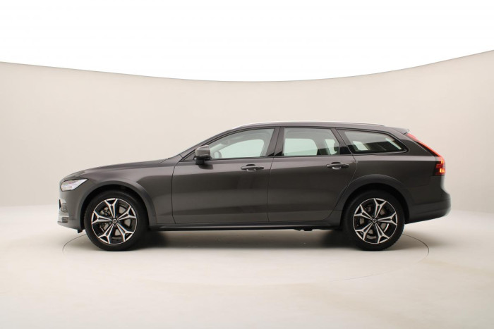 Volvo V90 CC B4 AWD PLUS AUT CZ 1.maj