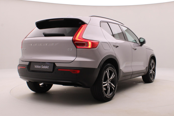 Volvo XC40 B3 DARK PLUS AUT CZ